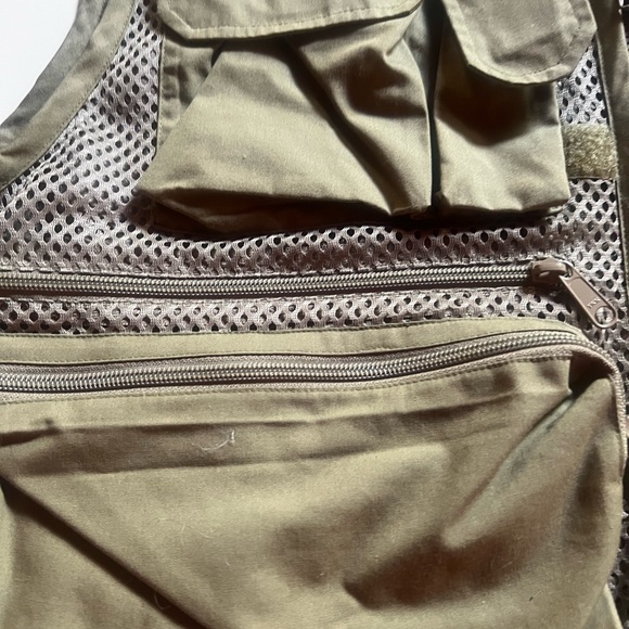 Orvis Mens size medium fishing vest - Picture 2 of 7